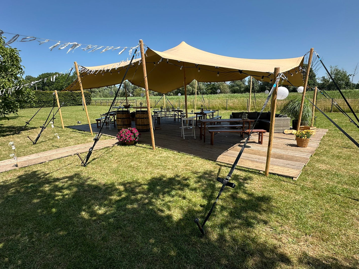Stretchtent houten vloer