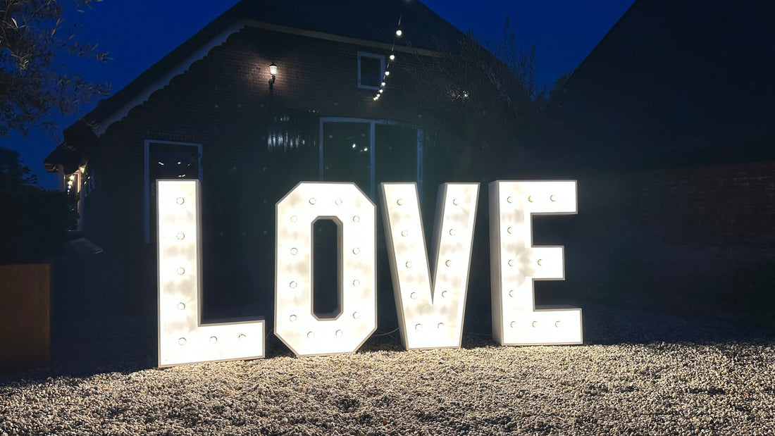 Lichtletters en Lichtcijfers Huren bij Rentico: De Eyecatcher voor Jouw Evenement