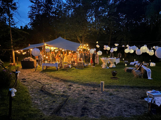 Hoe creëer je een festivalgevoel in een stretchtent op je eigen locatie?